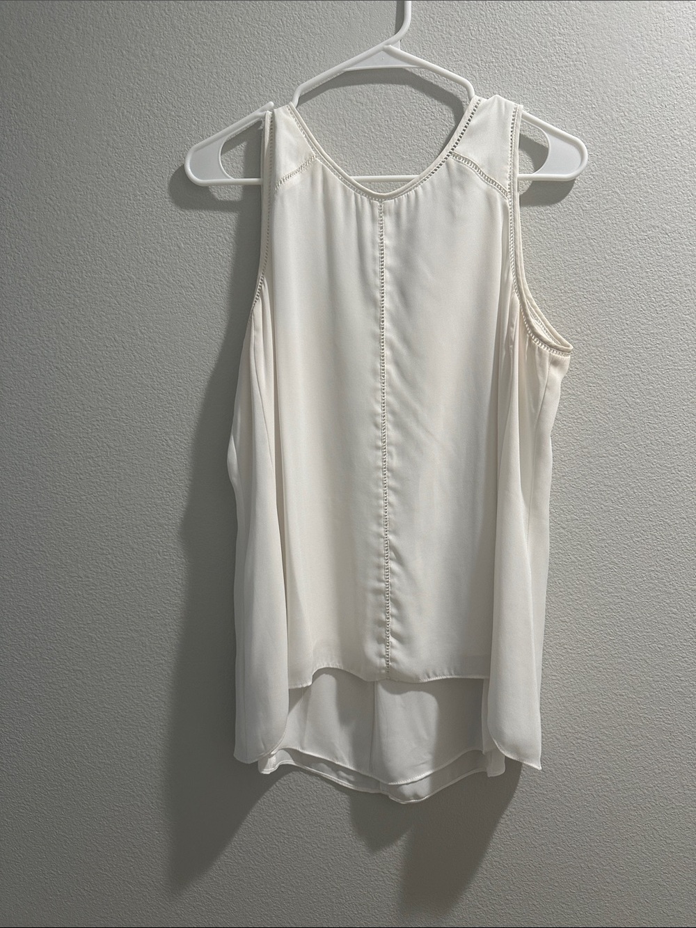 White House Black Market Cream Sleeveless Chiffon Camisole
